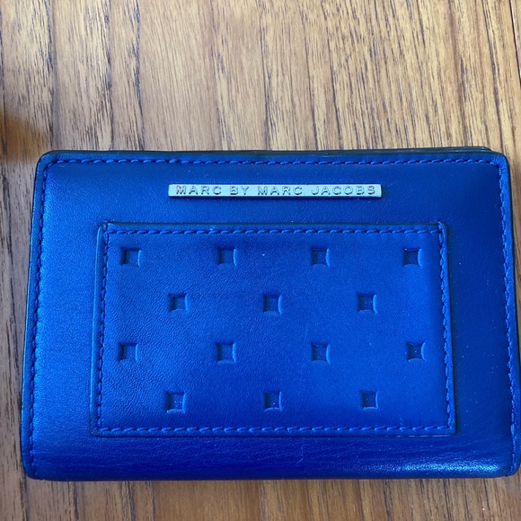 Marc Jacobs crossbody purse and matching wallet, cobalt blue leather, EUC - Picture 3 of 16